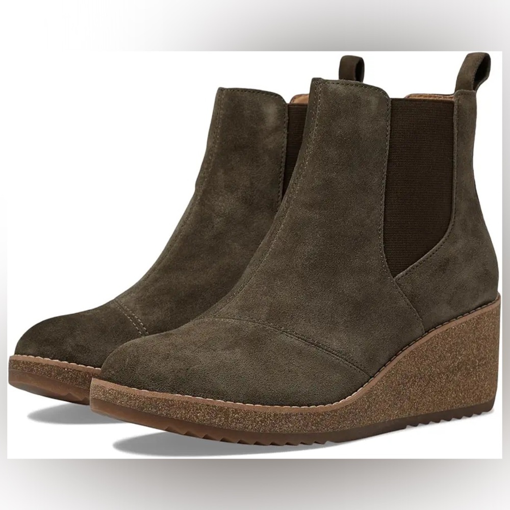 NIB Aetrex Dawn Green suede comfort ankle boot 7.5